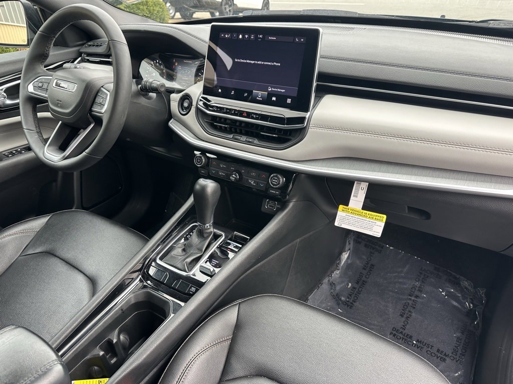 Used 2024 Jeep Compass Limited image 14