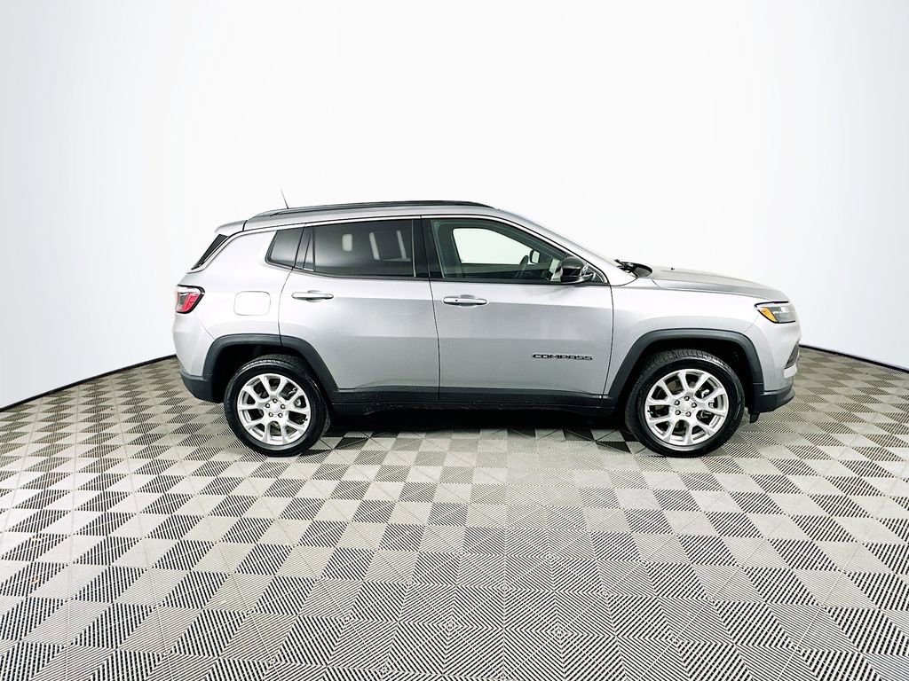 Certified 2024 Jeep Compass Latitude image 13