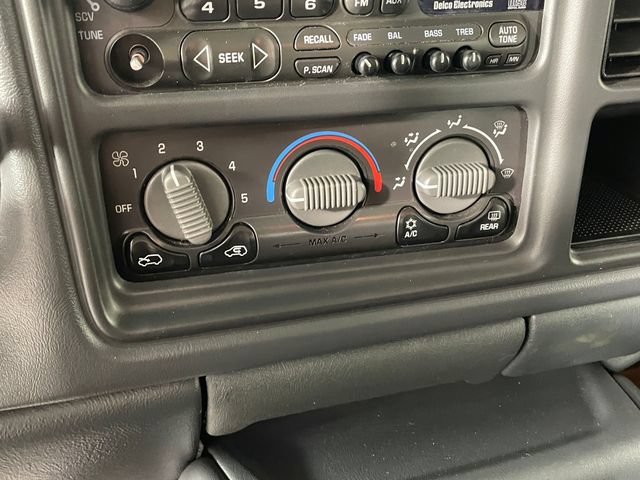 Used 2002 Chevrolet Avalanche 4x4 w/ Off-Road Suspension Pkg image 8