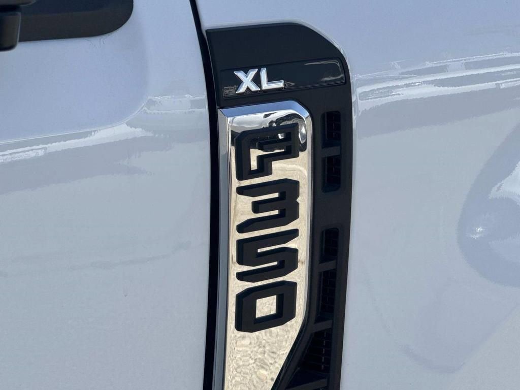 New 2025 Ford F350 XL w/ XL Chrome Package RWD image 27