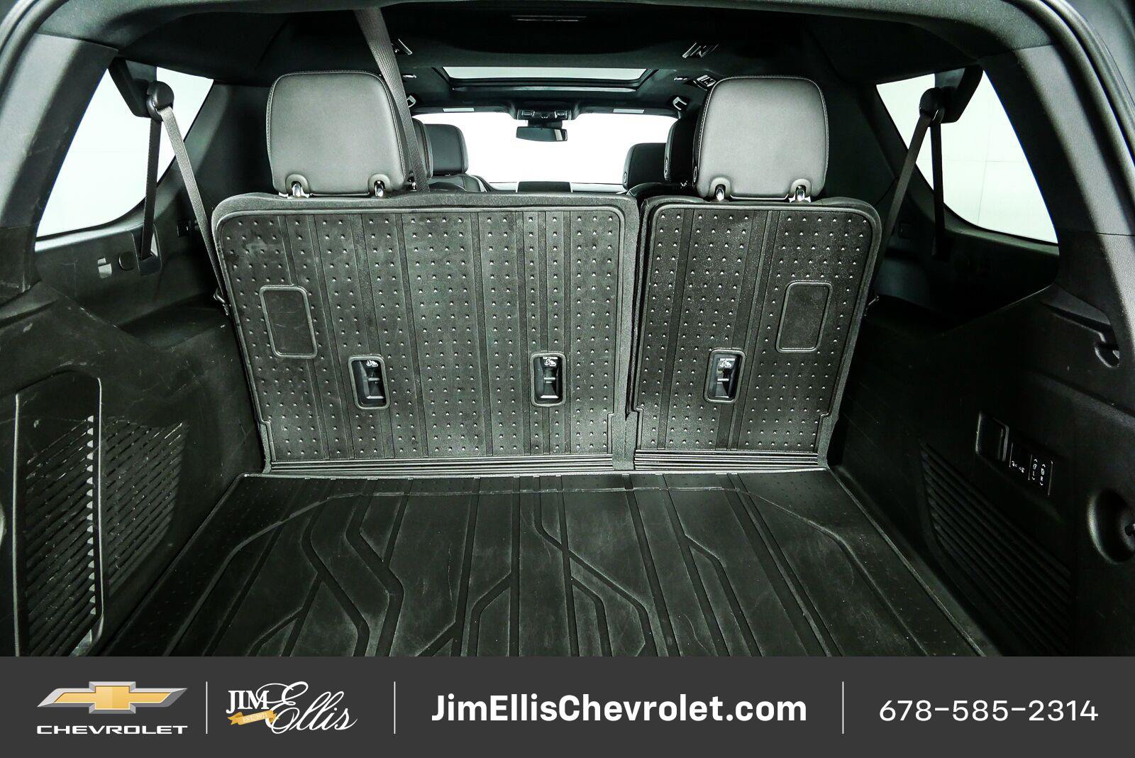 Certified 2024 Chevrolet Suburban RST w/ Luxury Package RWD image 32