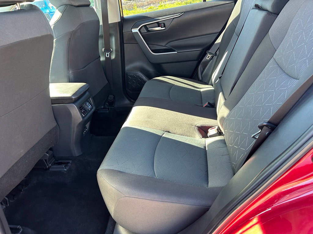 Used 2025 Toyota RAV4 XLE AWD/4WD image 26