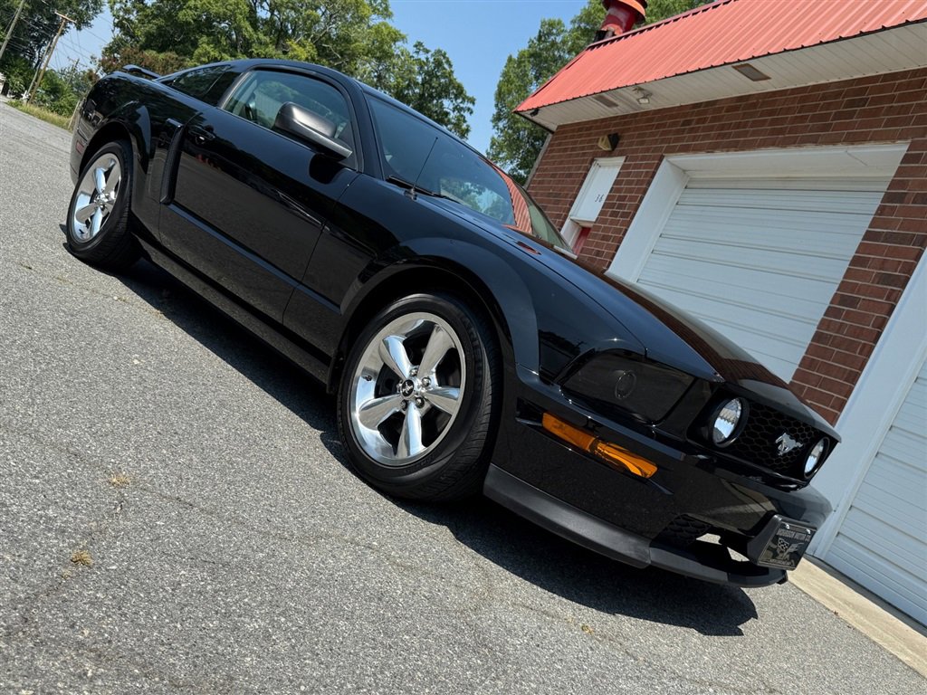 Used 2009 Ford Mustang GT image 28