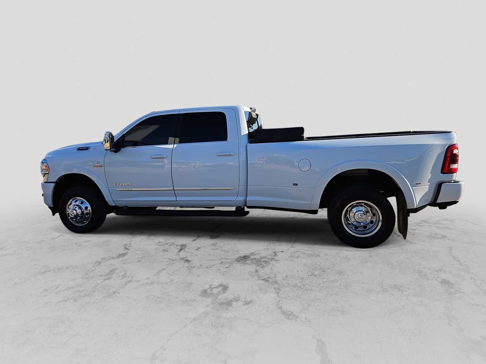 Used 2024 RAM 3500 Limited image 5