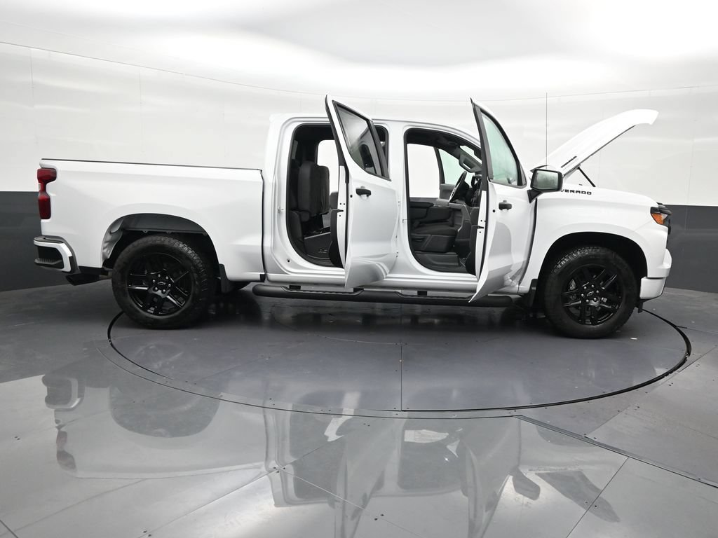 Used 2026 Chevrolet Silverado 1500 Custom w/ Turbomax Blackout Package RWD image 32