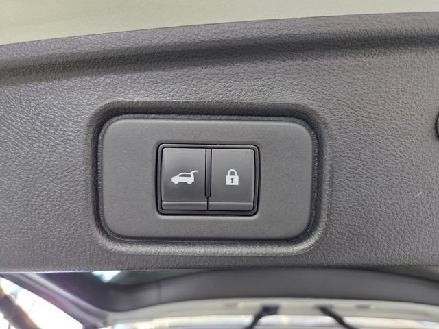 Used 2025 Nissan Pathfinder SV AWD/4WD image 16