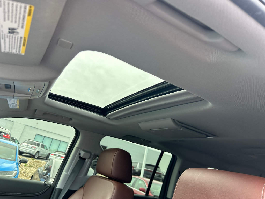 Certified 2020 Chevrolet Suburban Premier w/ Premier Plus Edition AWD/4WD image 28