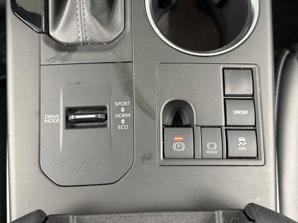 Used 2024 Toyota Highlander XLE image 28