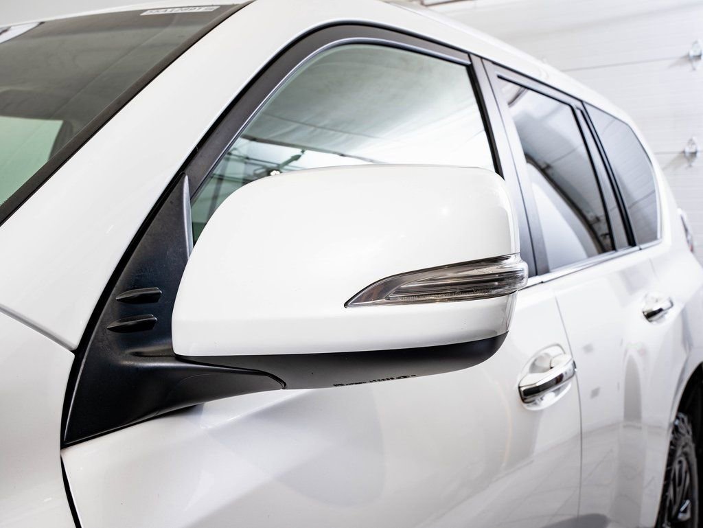 Used 2020 Lexus GX 460 Premium image 16