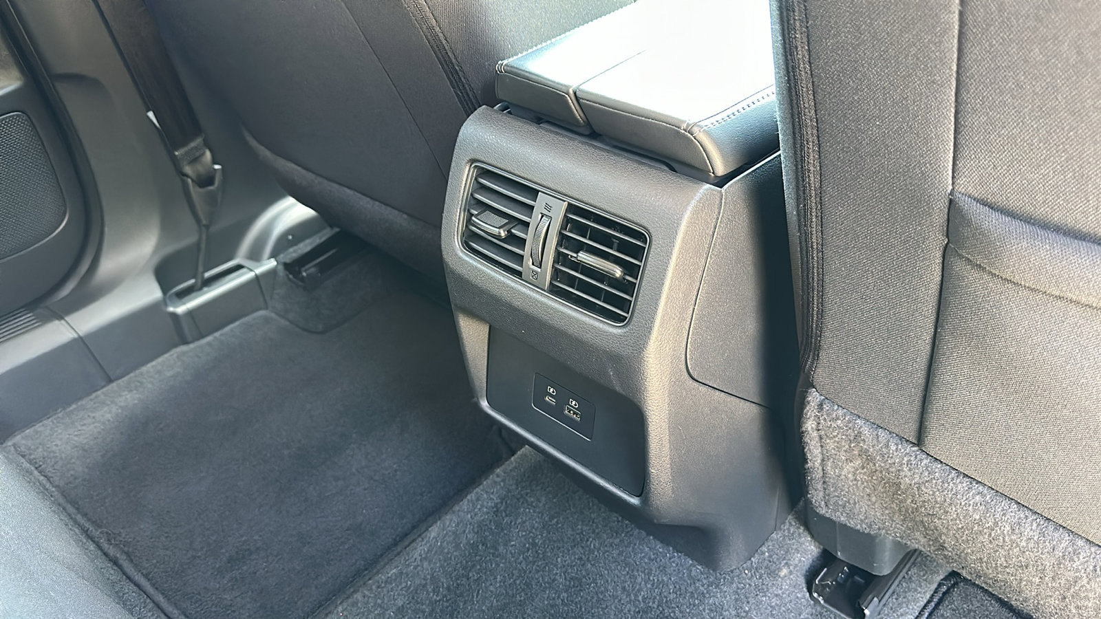 Certified 2023 Nissan Rogue SV image 24