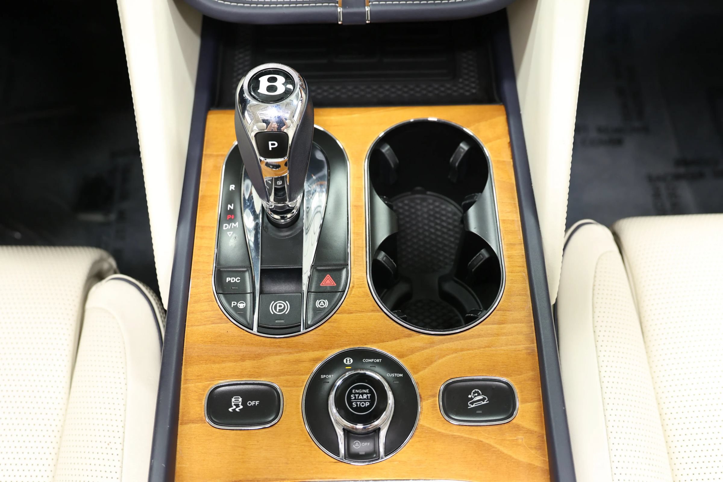 Used 2021 Bentley Bentayga w/ First Edition Specification AWD/4WD image 46