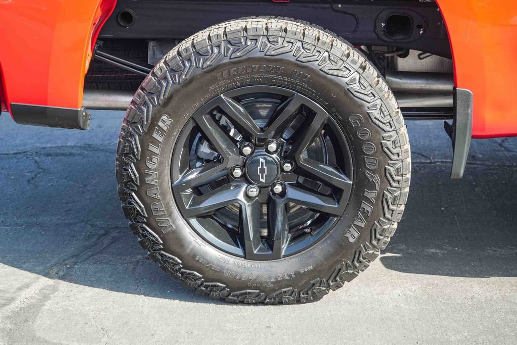 Used 2025 Chevrolet Silverado 1500 Custom Trail Boss AWD/4WD image 12