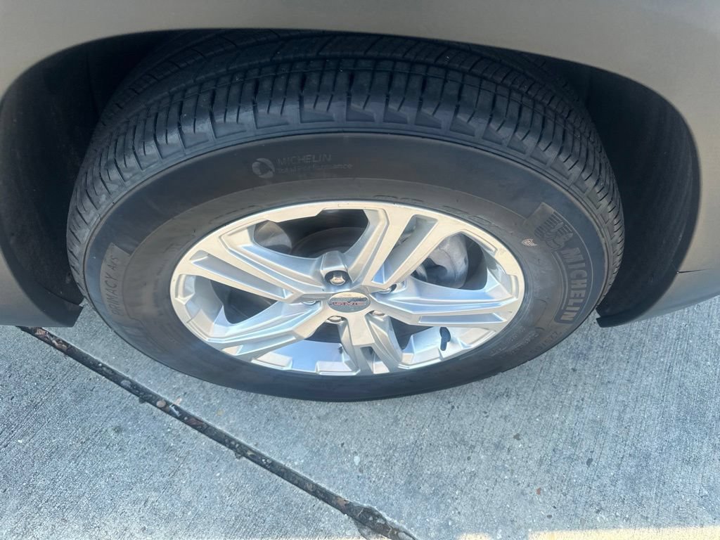 Used 2022 GMC Terrain SLE w/ LPO, Floor Liner Package FWD image 33