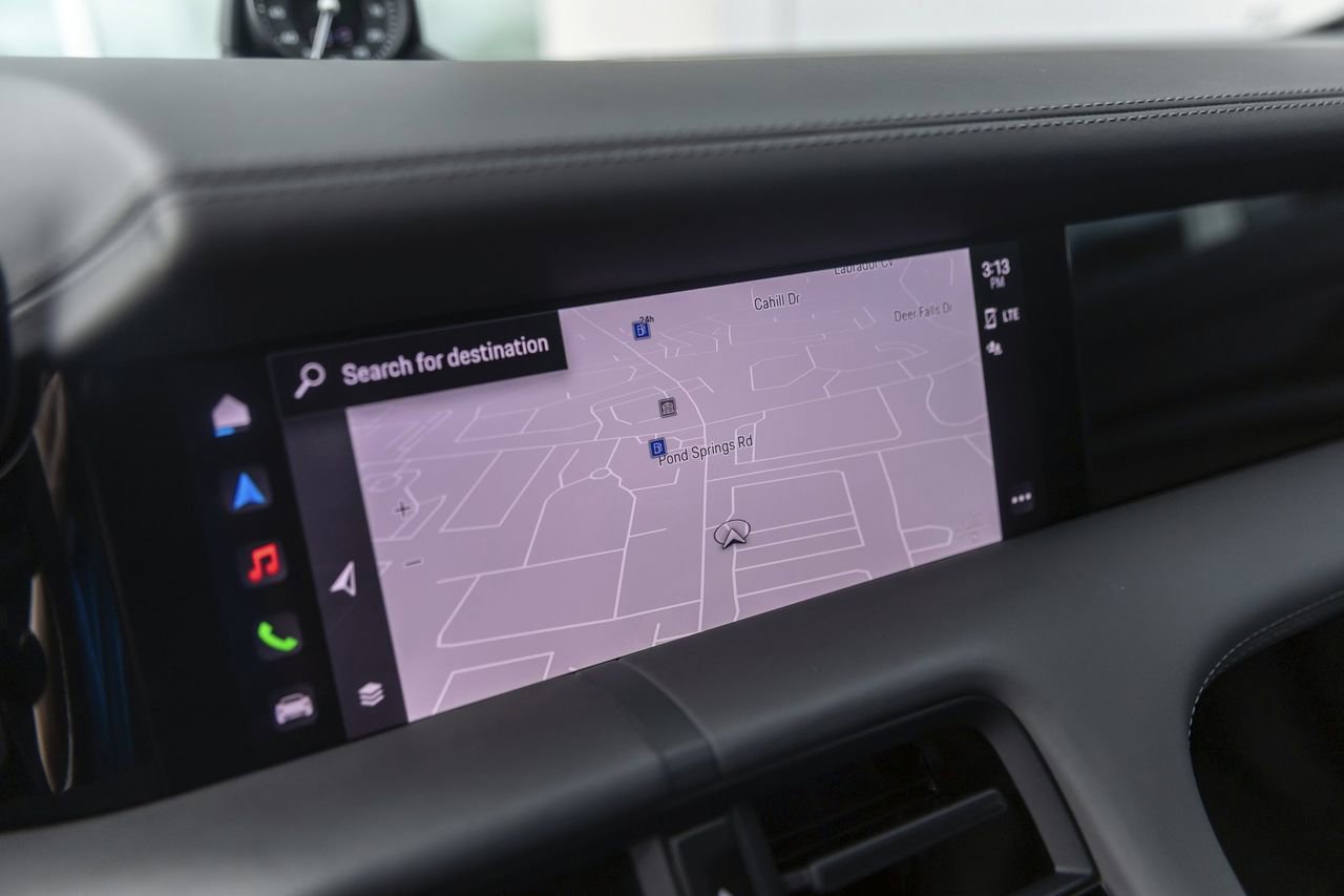 Used 2022 Porsche Taycan GTS AWD/4WD image 30