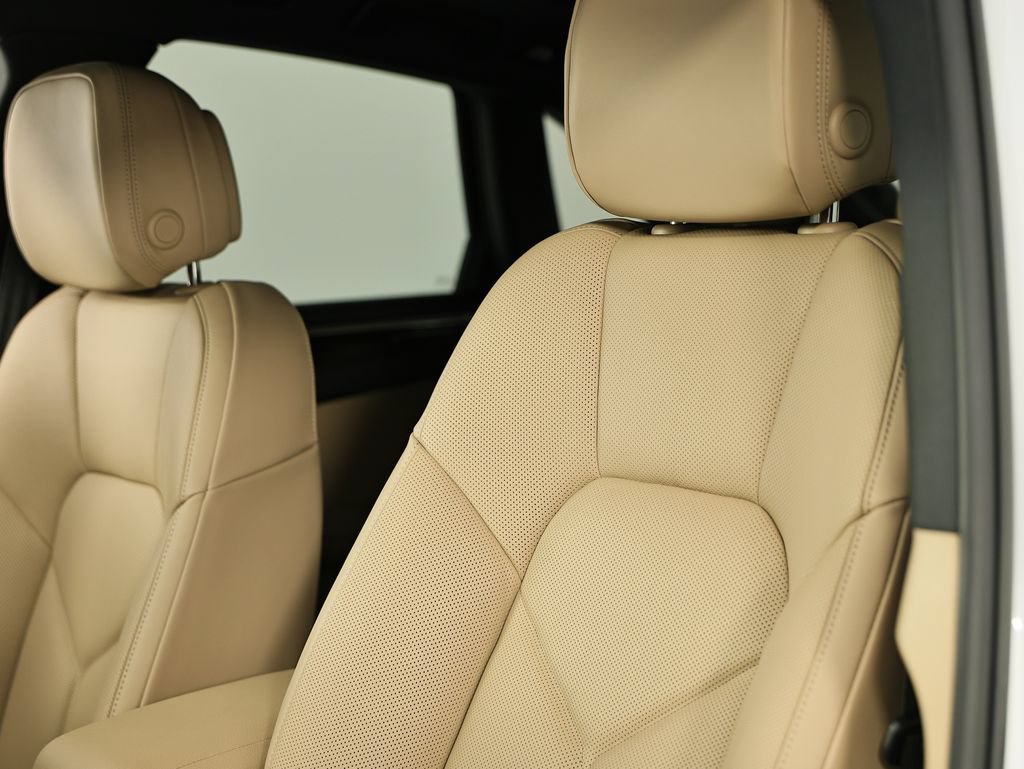 New 2026 Porsche Macan AWD/4WD image 24