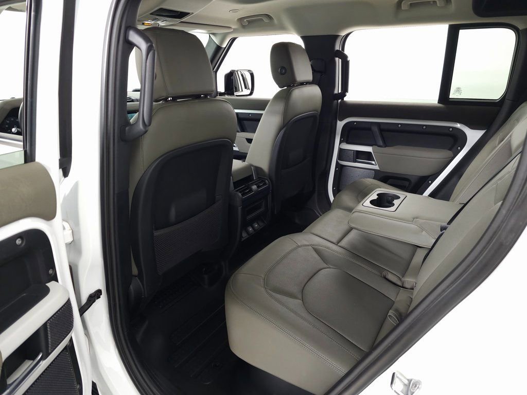 Certified 2023 Land Rover Defender 110 SE AWD/4WD image 39