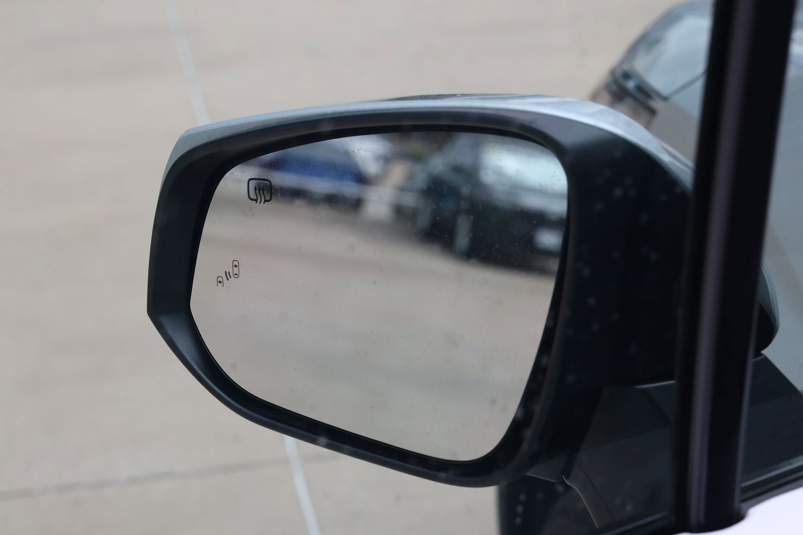 Used 2025 Toyota Sienna XLE image 10