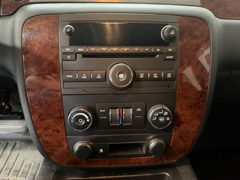 Used 2011 Chevrolet Suburban LS RWD image 10