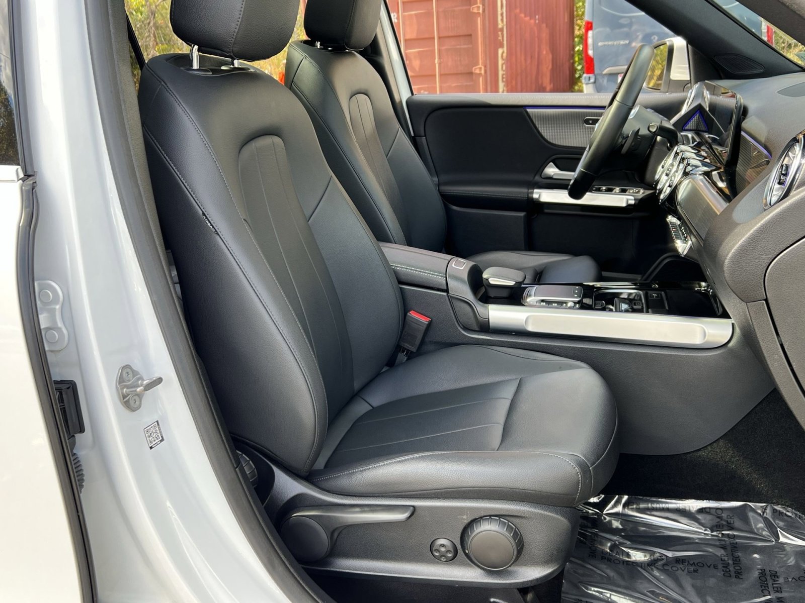 Certified 2022 Mercedes-Benz GLB 250 4MATIC image 25