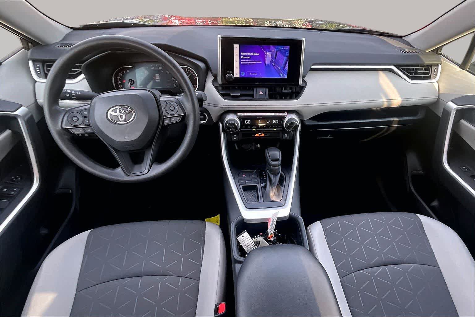 Used 2025 Toyota RAV4 XLE FWD image 15