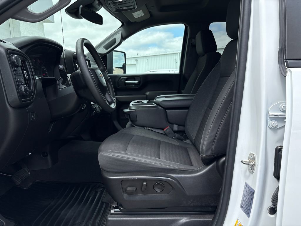 Used 2024 Chevrolet Silverado 2500 Custom w/ Custom Value Package AWD/4WD image 12