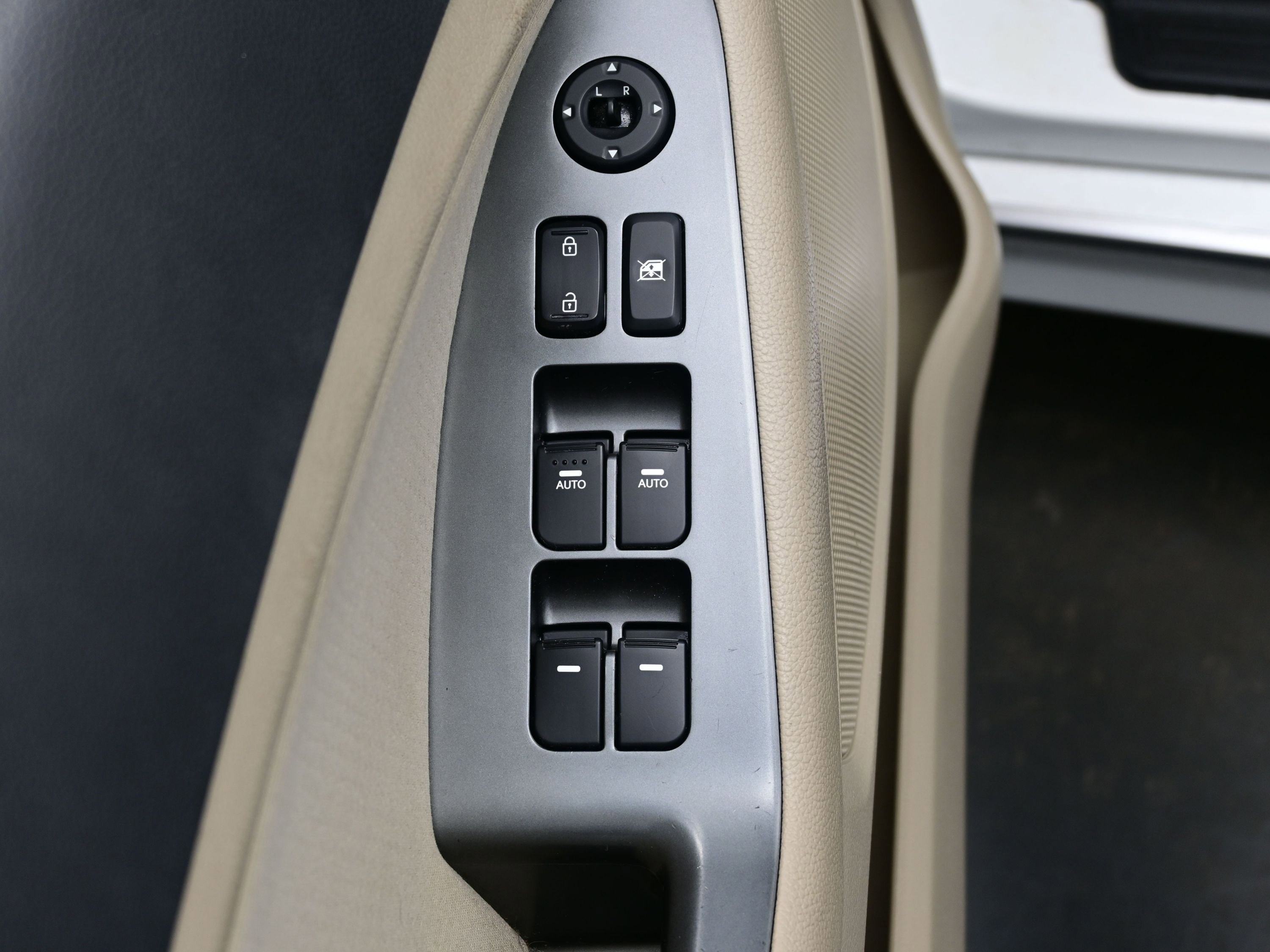 Used 2012 Kia Optima Hybrid w/ Hybrid Convenience Pkg image 10