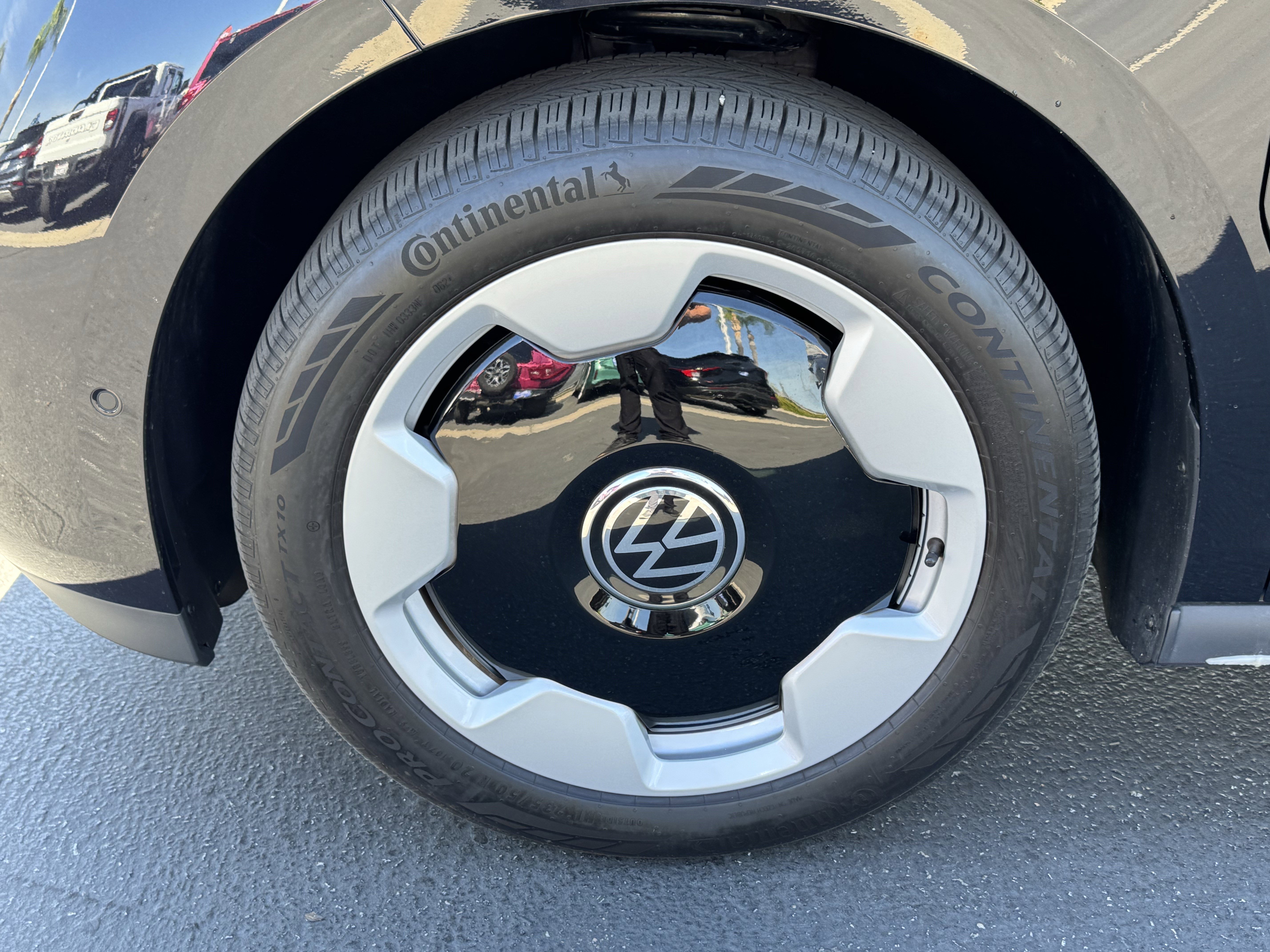 Used 2025 Volkswagen ID. Buzz Pro S image 12