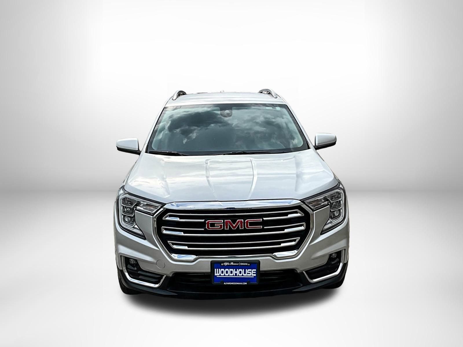 Certified 2022 GMC Terrain SLT image 2