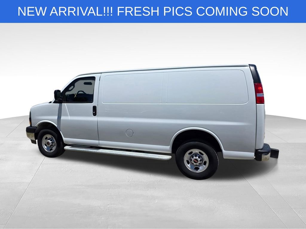 Used 2024 GMC Savana 2500 w/ Driver Convenience Package RWD image 4