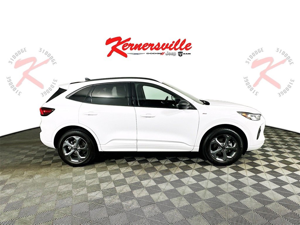Used 2023 Ford Escape ST-Line w/ Tech Pack #1 image 8