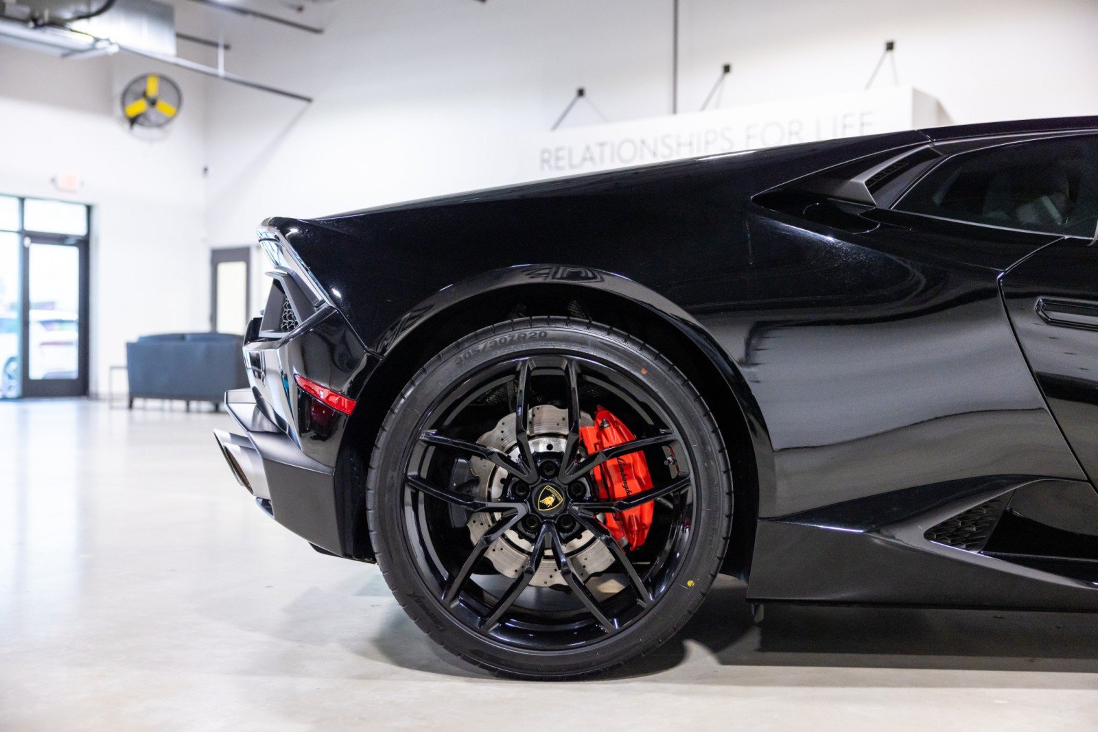 Used 2017 Lamborghini Huracan LP 580-2 RWD image 24