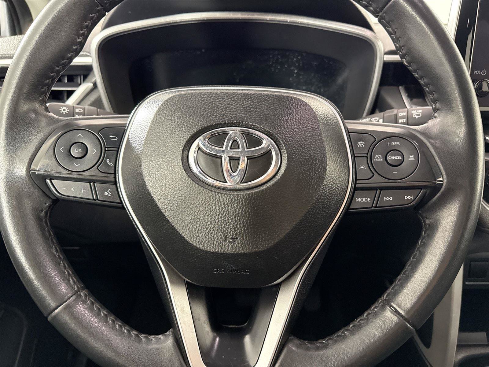 Certified 2025 Toyota Corolla Cross XLE FWD image 17
