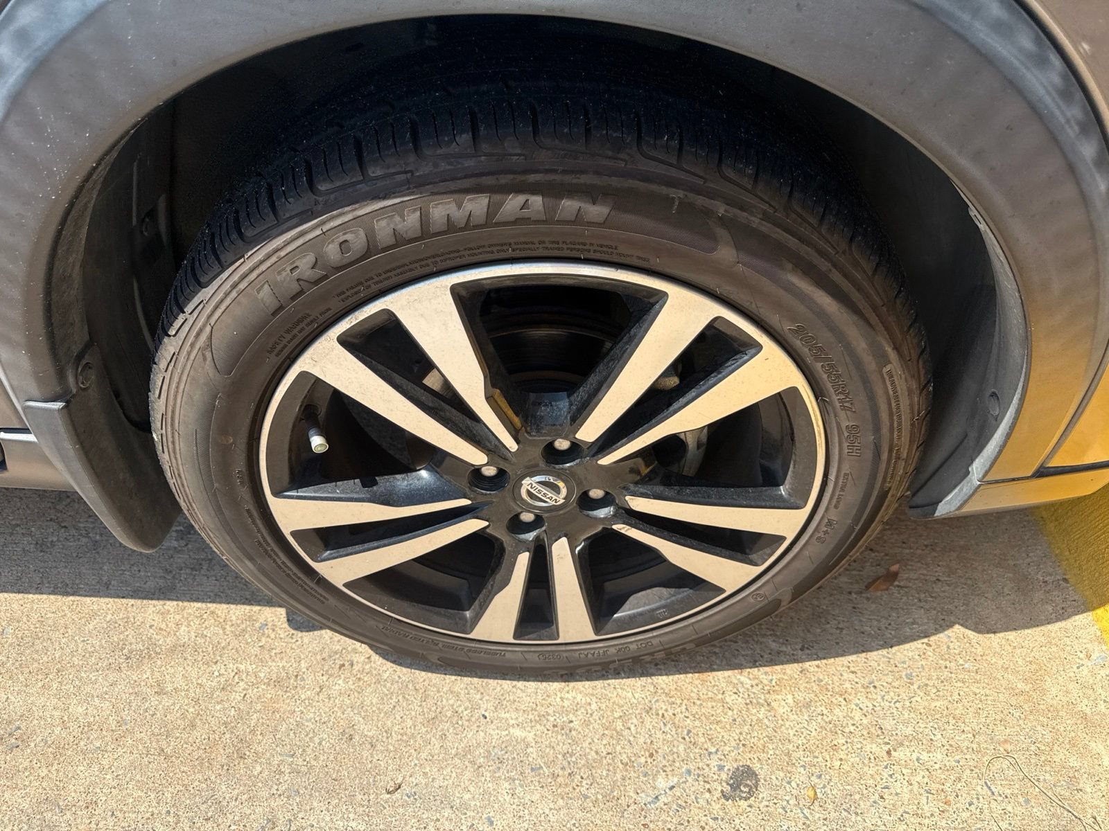 Used 2019 Nissan Kicks SV FWD image 9