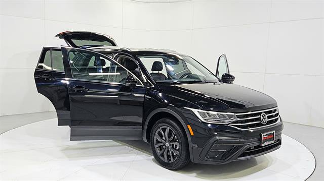 Used 2024 Volkswagen Tiguan SE FWD image 29
