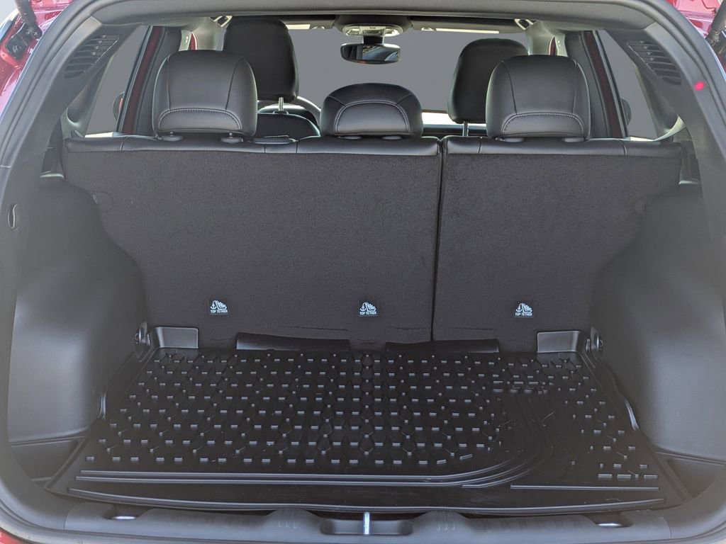 Used 2026 Jeep Compass Latitude image 12