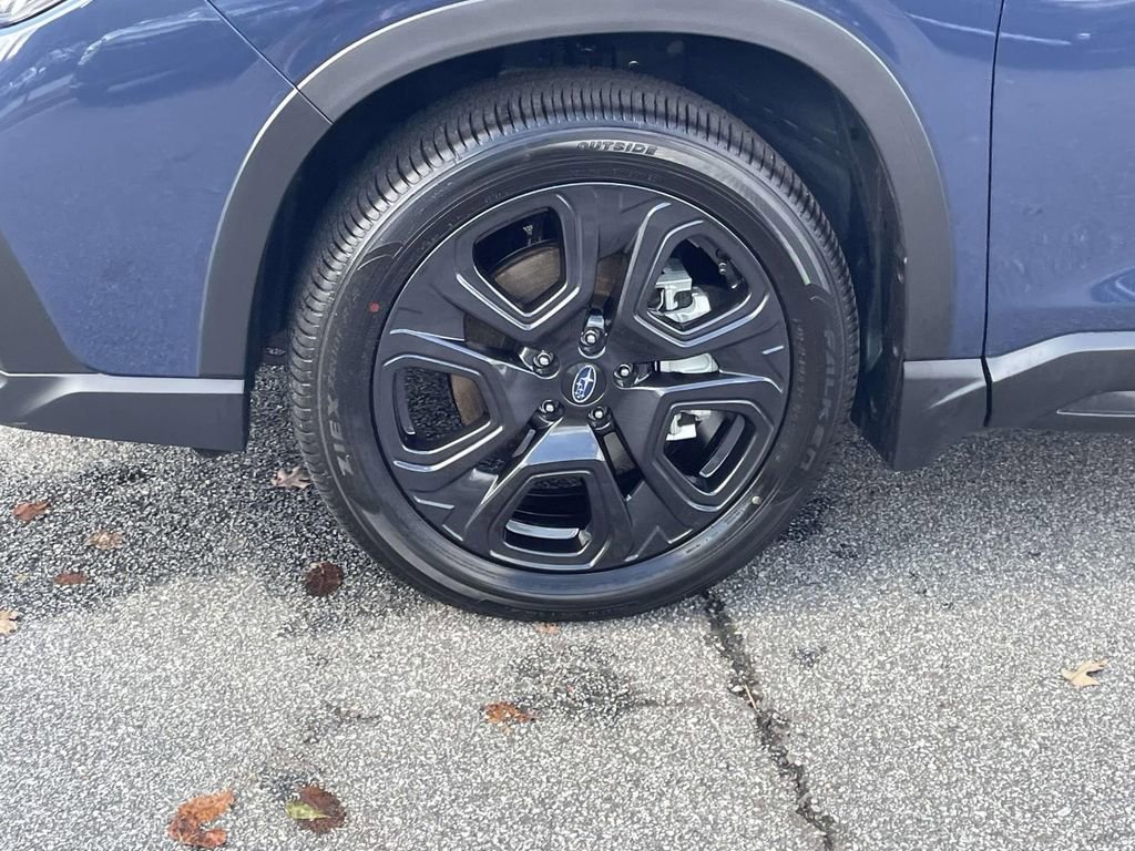 Certified 2025 Subaru Ascent Bronze Edition w/ Onyx Package image 9