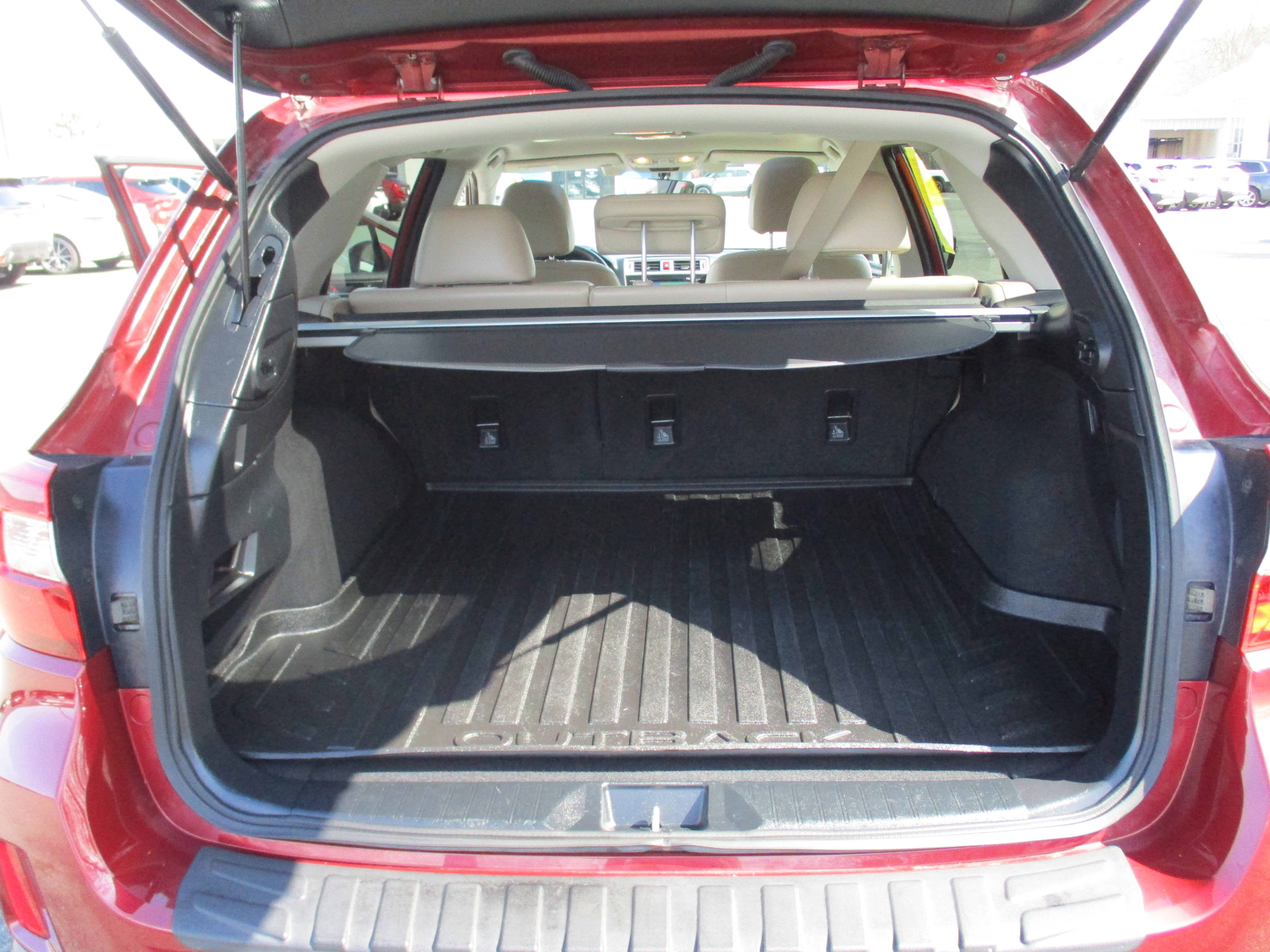 Used 2017 Subaru Outback 2.5i Limited image 14