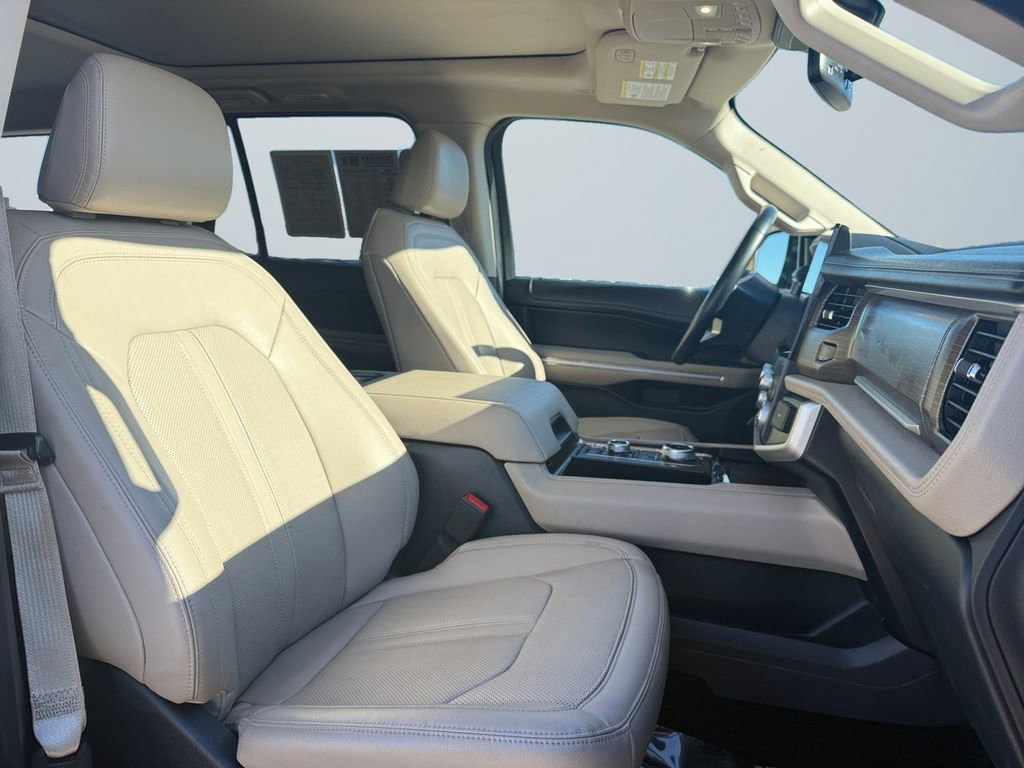 Used 2022 Ford Expedition Limited image 15