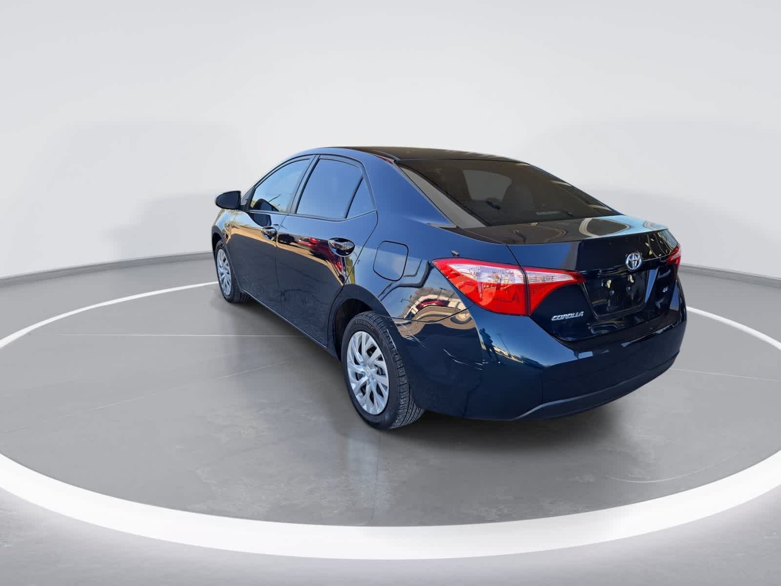 Used 2019 Toyota Corolla LE w/ Carpet Mat Package (TMS) FWD image 6
