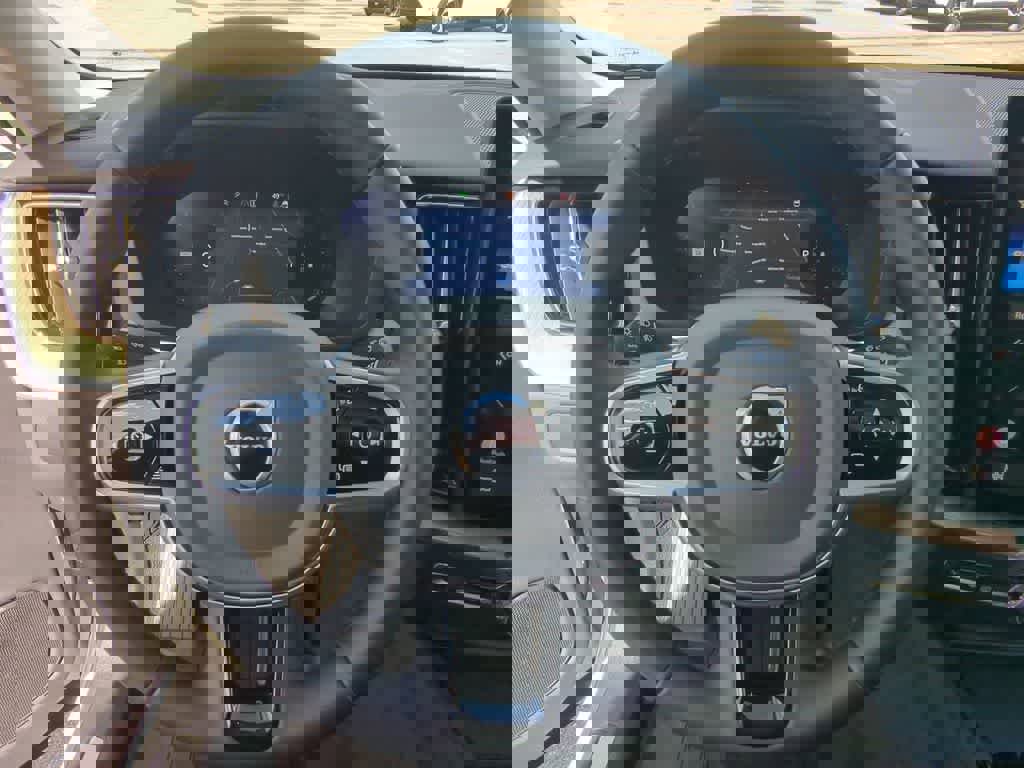 Certified 2026 Volvo XC60 B5 Plus w/ Protection Package Premier image 21