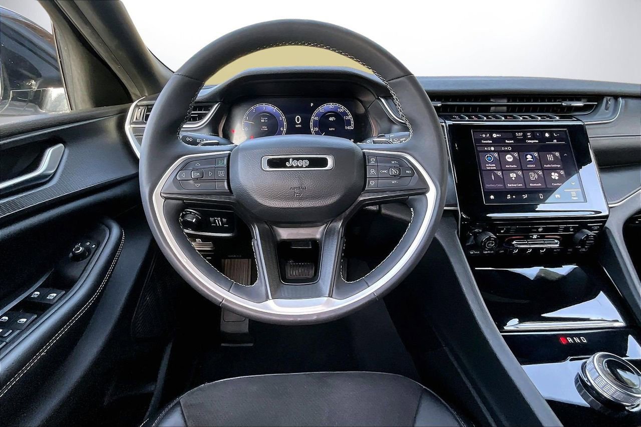 Certified 2023 Jeep Grand Cherokee Altitude image 11