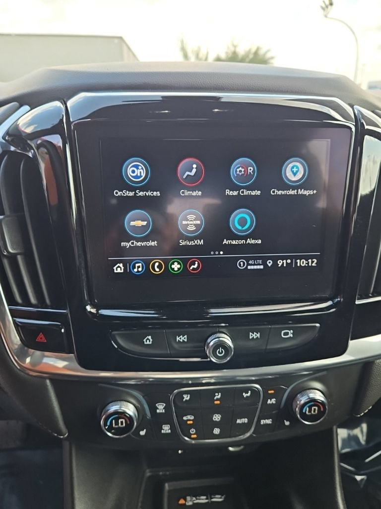 Used 2023 Chevrolet Traverse LT FWD image 16