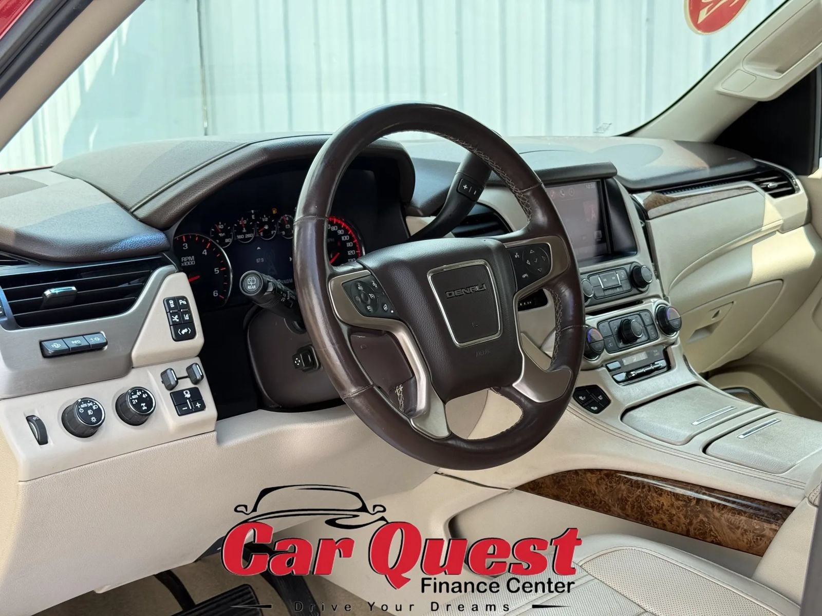 Used 2015 GMC Yukon Denali w/ Premium Package AWD/4WD image 10