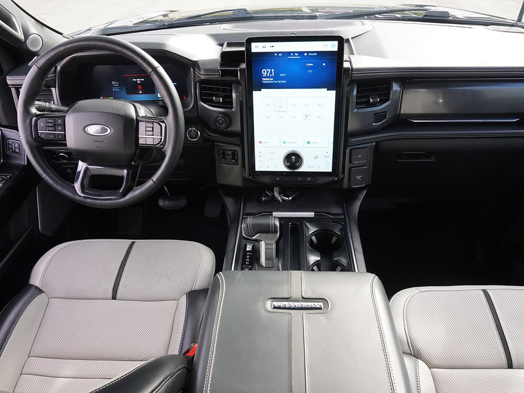 Used 2023 Ford F150 Lightning Platinum AWD/4WD image 39