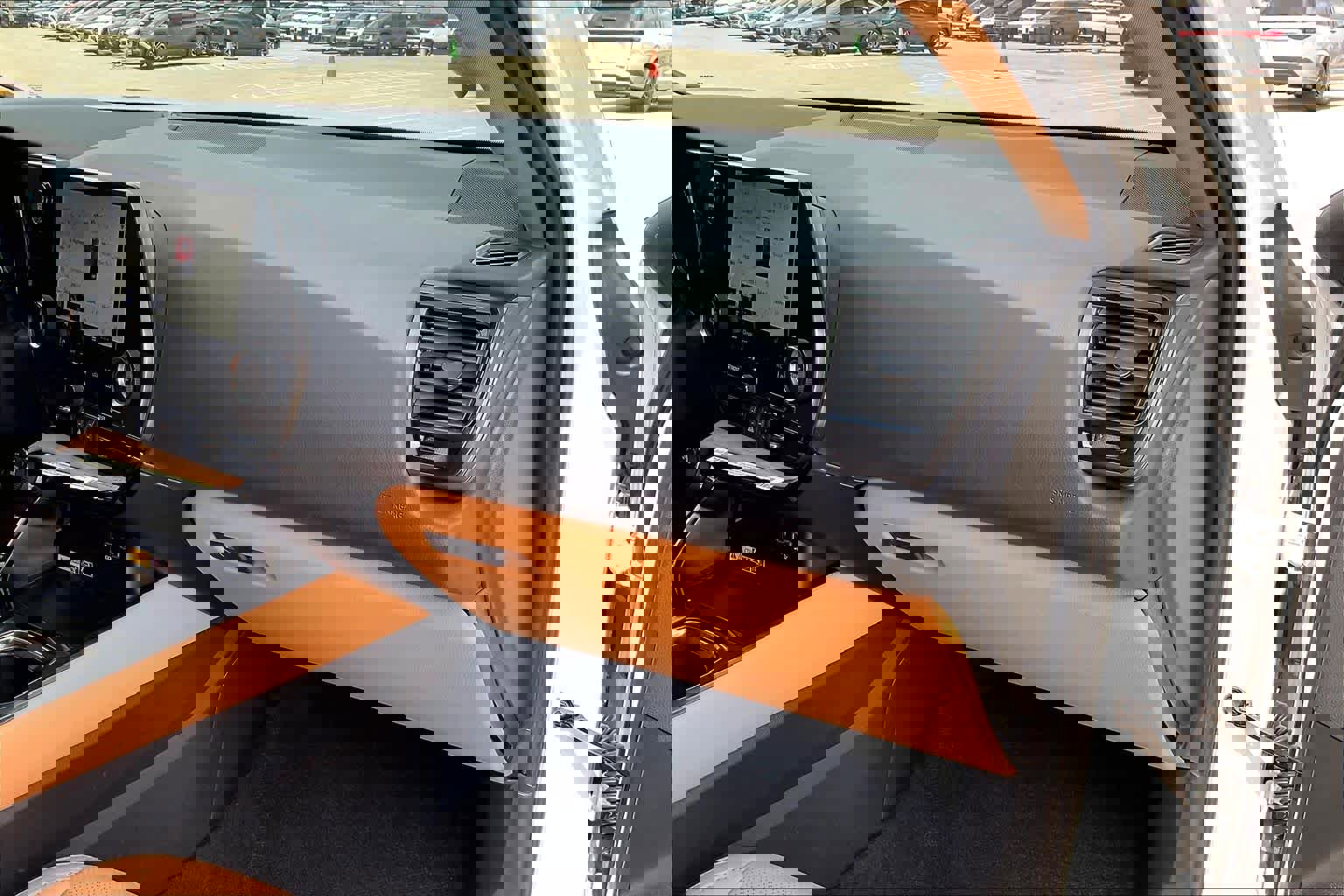 Used 2025 Lexus NX 250 FWD w/ Accessory Package (2T) image 16