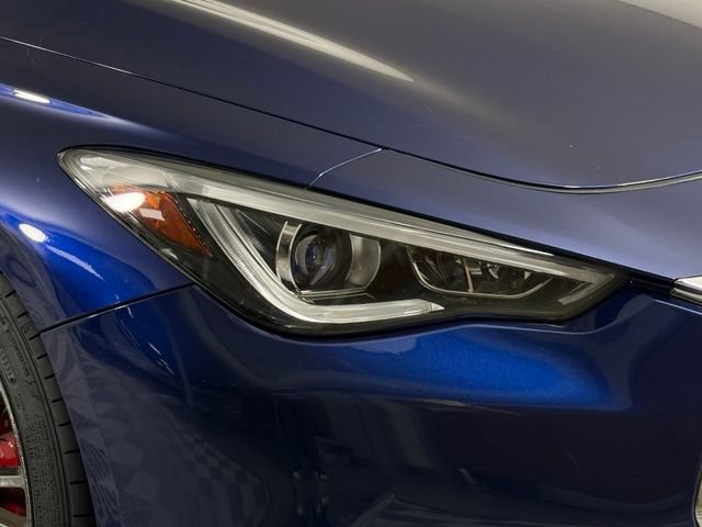Used 2017 INFINITI Q60 Red Sport 400 RWD image 10