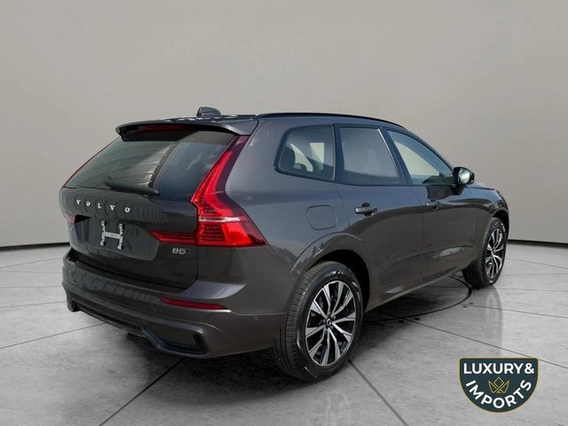 Used 2025 Volvo XC60 B5 Plus image 12