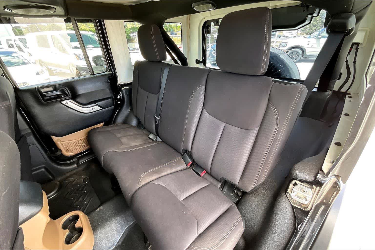 Used 2013 Jeep Wrangler Unlimited Sahara w/ Connectivity Group AWD/4WD image 29