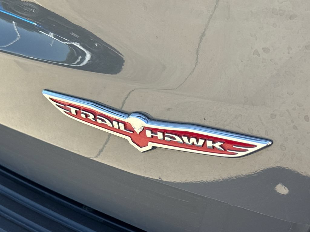 Used 2021 Jeep Grand Cherokee Trailhawk AWD/4WD image 11