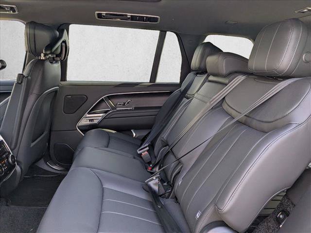 New 2026 Land Rover Range Rover Long Wheelbase SE AWD/4WD image 16